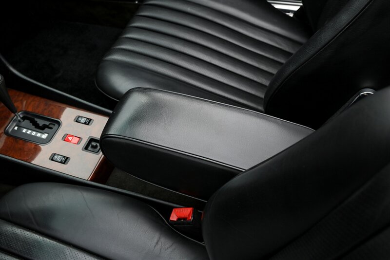 1988 Mercedes-Benz 560-Class 560 SL   - Photo 100 - Rockville, MD 20850