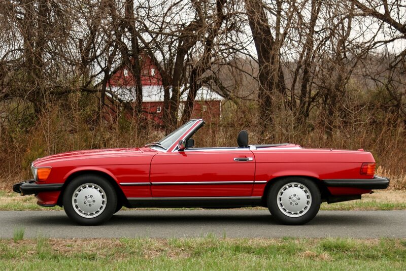 1988 Mercedes-Benz 560-Class 560 SL   - Photo 5 - Rockville, MD 20850