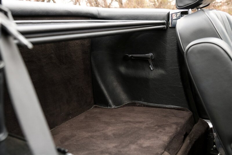 1988 Mercedes-Benz 560-Class 560 SL   - Photo 106 - Rockville, MD 20850