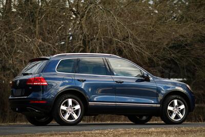 2013 Volkswagen Touareg TDI Sport   - Photo 10 - Rockville, MD 20850