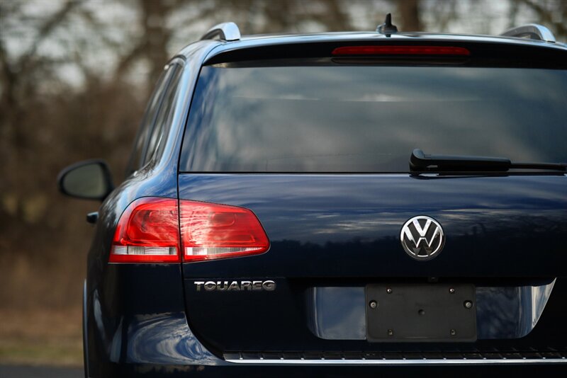 2013 Volkswagen Touareg TDI Sport   - Photo 39 - Rockville, MD 20850