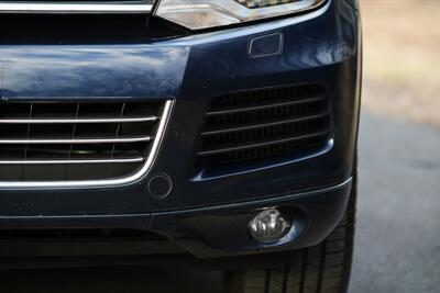 2013 Volkswagen Touareg TDI Sport   - Photo 34 - Rockville, MD 20850