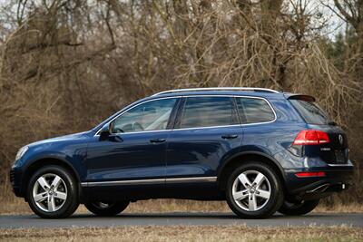 2013 Volkswagen Touareg TDI Sport   - Photo 17 - Rockville, MD 20850