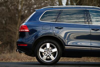 2013 Volkswagen Touareg TDI Sport   - Photo 23 - Rockville, MD 20850