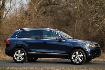 2013 Volkswagen Touareg TDI Sport   - Photo 8 - Rockville, MD 20850