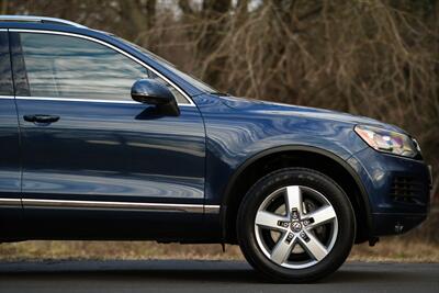 2013 Volkswagen Touareg TDI Sport   - Photo 24 - Rockville, MD 20850