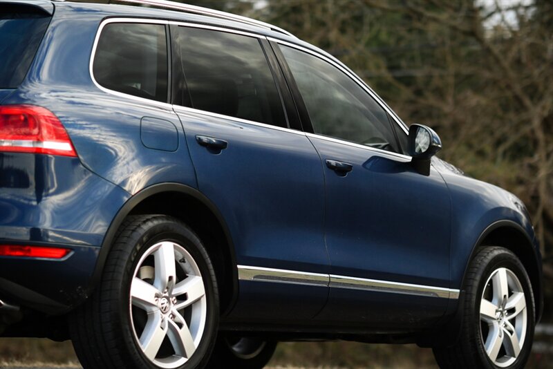 2013 Volkswagen Touareg TDI Sport   - Photo 38 - Rockville, MD 20850