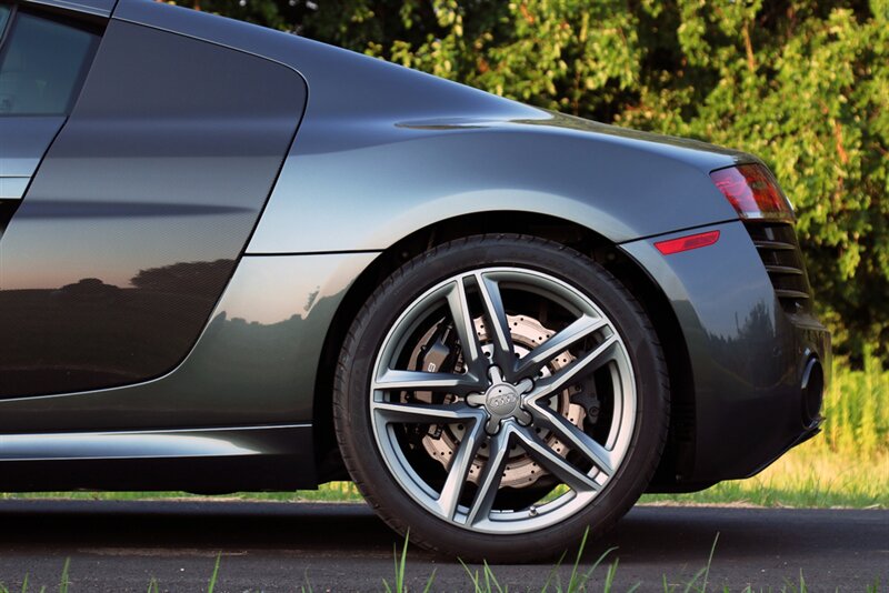 2014 Audi R8 V10 5.2 quattro 6-Speed   - Photo 21 - Rockville, MD 20850