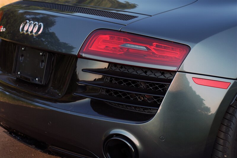 2014 Audi R8 V10 5.2 quattro 6-Speed   - Photo 40 - Rockville, MD 20850