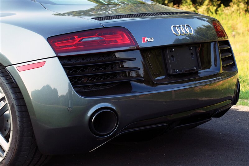 2014 Audi R8 V10 5.2 quattro 6-Speed   - Photo 38 - Rockville, MD 20850