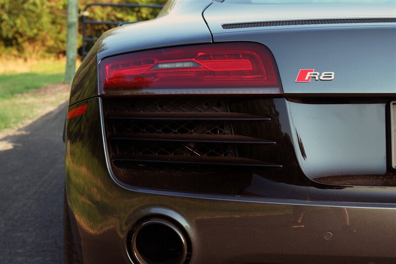 2014 Audi R8 V10 5.2 quattro 6-Speed   - Photo 42 - Rockville, MD 20850