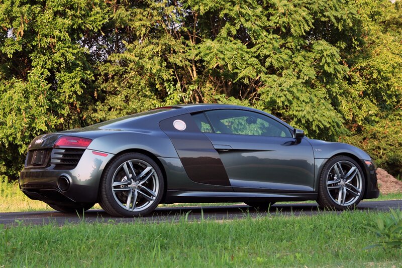 2014 Audi R8 V10 5.2 quattro 6-Speed   - Photo 10 - Rockville, MD 20850