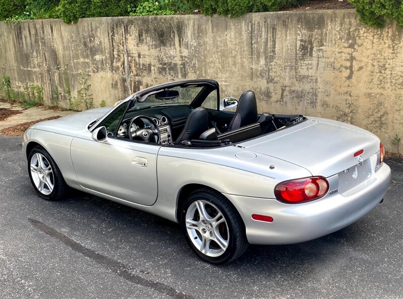 2005 Mazda MX-5 Miata LS   - Photo 17 - Rockville, MD 20850