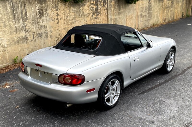 2005 Mazda MX-5 Miata LS   - Photo 2 - Rockville, MD 20850