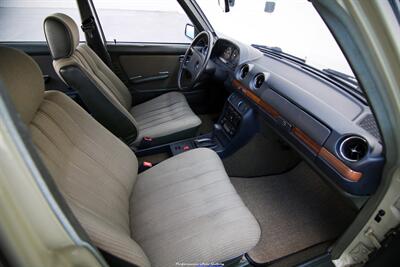 1984 Mercedes-Benz 300D   - Photo 48 - Rockville, MD 20850