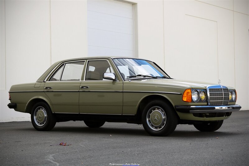 1984 Mercedes-Benz 300D   - Photo 9 - Rockville, MD 20850