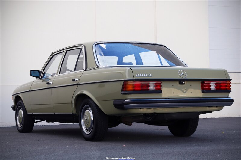 1984 Mercedes-Benz 300D   - Photo 13 - Rockville, MD 20850