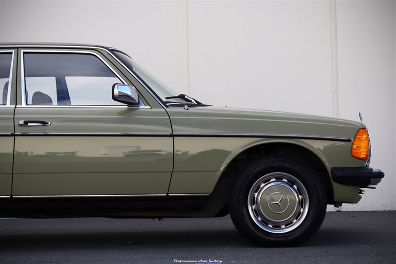 1984 Mercedes-Benz 300D   - Photo 23 - Rockville, MD 20850