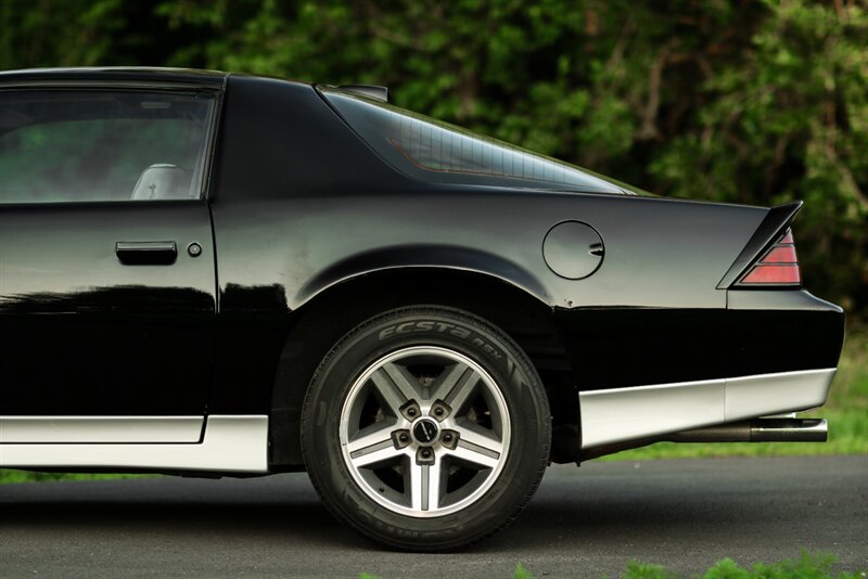 1986 Chevrolet Camaro IROC-Z Z/28   - Photo 21 - Rockville, MD 20850