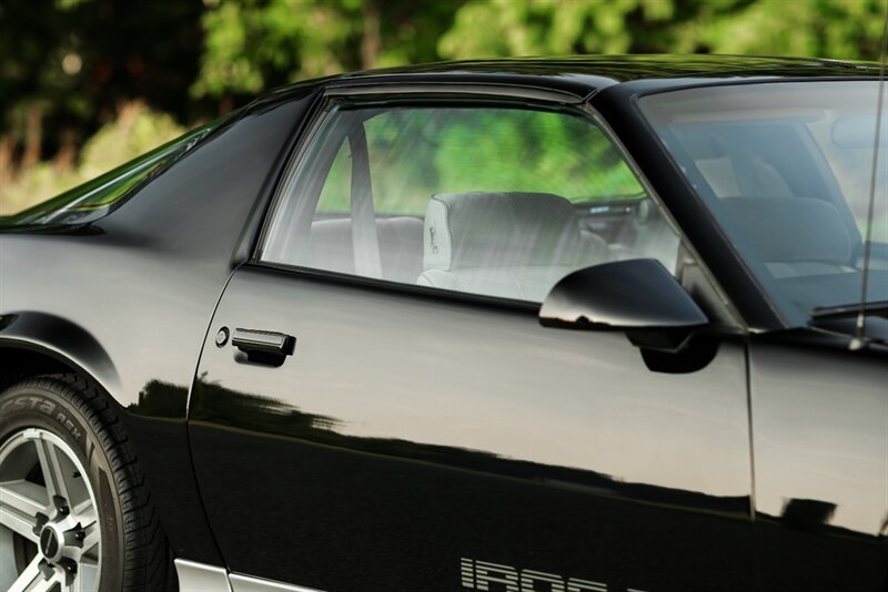 1986 Chevrolet Camaro IROC-Z Z/28   - Photo 30 - Rockville, MD 20850