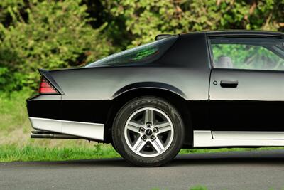 1986 Chevrolet Camaro IROC-Z Z/28   - Photo 18 - Rockville, MD 20850