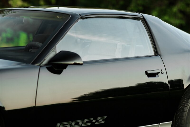 1986 Chevrolet Camaro IROC-Z Z/28   - Photo 37 - Rockville, MD 20850