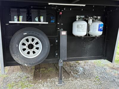 2020 Logan Coach Limited 3-Horse Living Quarters w/ Slide Out - Photo 20 - Olympia, WA 98501