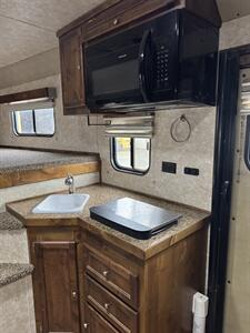 2018 Logan Coach Limited 4-Horse w/10' Living Quarters   - Photo 12 - Olympia, WA 98501