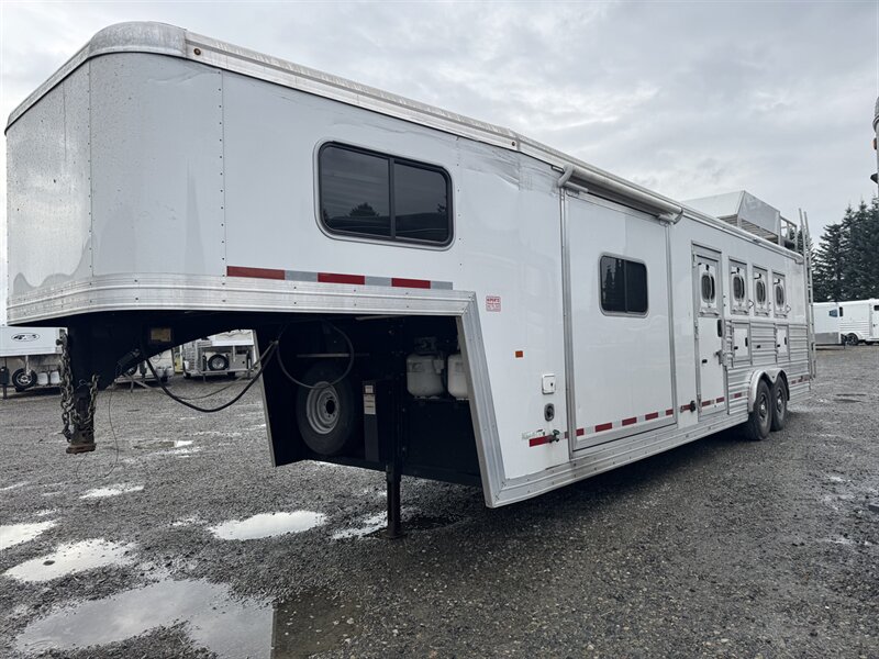 2018 Logan Coach Limited 4-Horse w/10' Living Quarters  