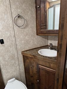 2018 Logan Coach Limited 4-Horse w/10' Living Quarters   - Photo 15 - Olympia, WA 98501