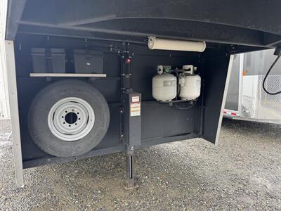2018 Logan Coach Limited 4-Horse w/10' Living Quarters   - Photo 3 - Olympia, WA 98501