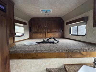 2018 Logan Coach Limited 4-Horse w/10' Living Quarters   - Photo 10 - Olympia, WA 98501
