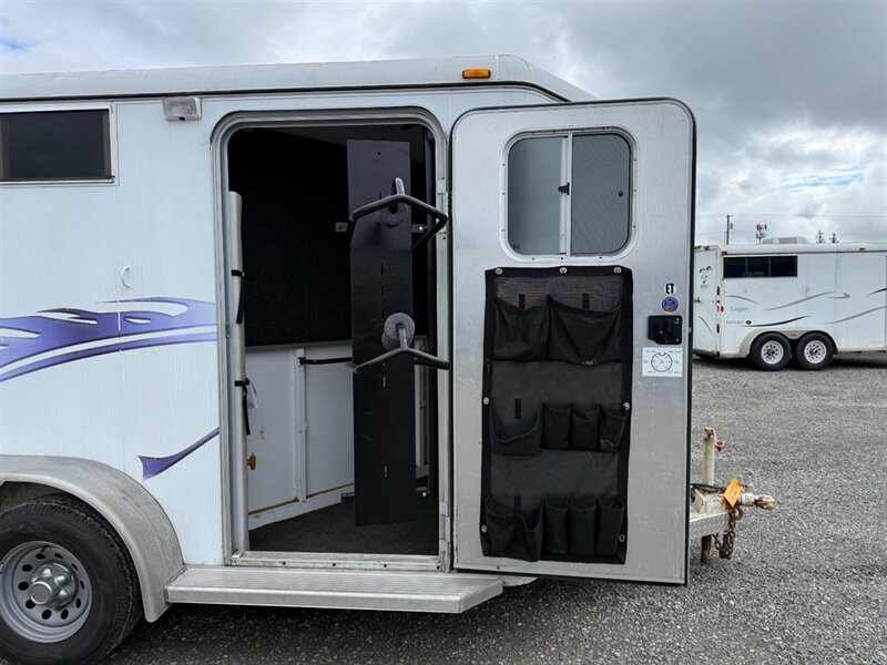 2006 Logan Coach Trailers Premier 2 Horse Slant Load  