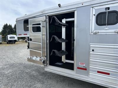 2025 Logan Coach Bullseye GN 3H Horse Trailer   - Photo 9 - Olympia, WA 98501