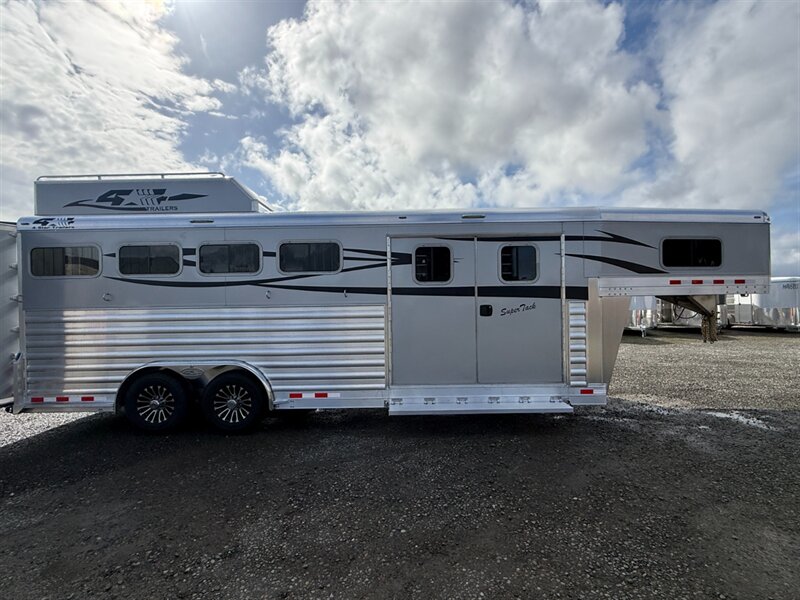 2027 4 Star Trailers 4-Horse Deluxe Gooseneck Super Tack  