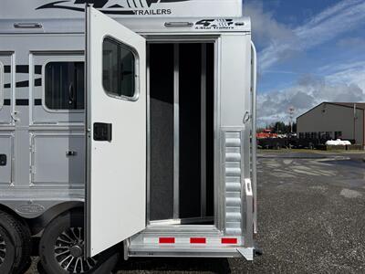 2027 4 Star Trailers 4-Horse Deluxe Gooseneck Super Tack   - Photo 18 - Olympia, WA 98501