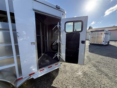 2027 C&B Trailers Maverick 2-Horse HS 7 1/2' Tall - Photo 2 - Olympia, WA 98501