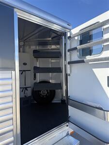 2026 4 Star Trailers 3-Horse Bumper Pull 6'10 " Wide   - Photo 5 - Olympia, WA 98501