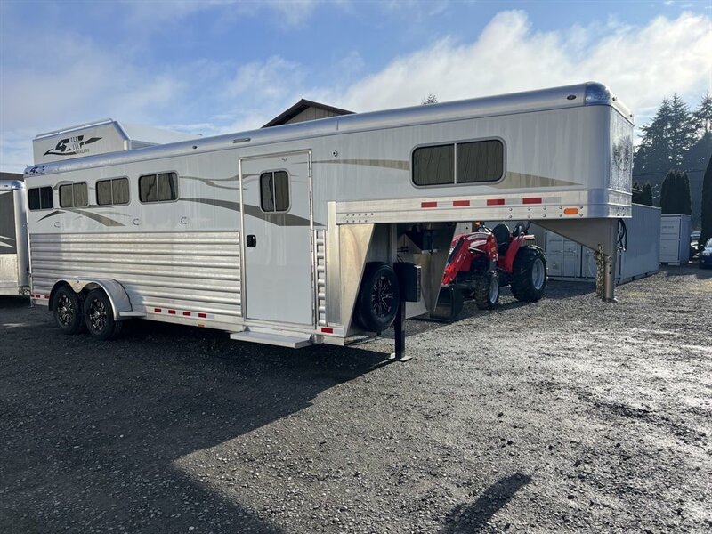 2026 4 Star Trailers 4 - Horse Gooseneck  