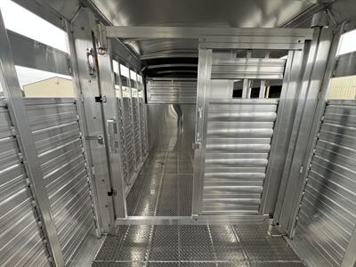 2025 4 Star Trailers 24' Gooseneck Stock Trailer   - Photo 10 - Olympia, WA 98501