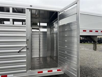 2025 4 Star Trailers 24' Gooseneck Stock Trailer   - Photo 2 - Olympia, WA 98501