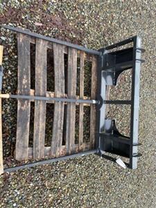 2024 AGRI EASE Triple Bale Spear Skid Steer   - Photo 2 - Olympia, WA 98501