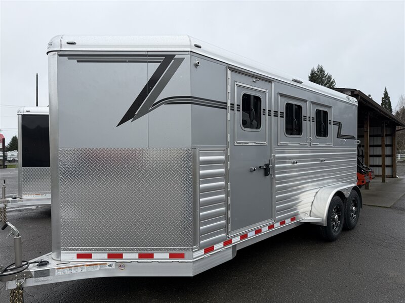 2027 4 Star Trailers 3-Horse Bumper Pull 6'10