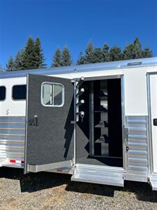 2026 4 Star Trailers Aluminum 4-Horse Gooseneck w/Side Tack   - Photo 5 - Olympia, WA 98501