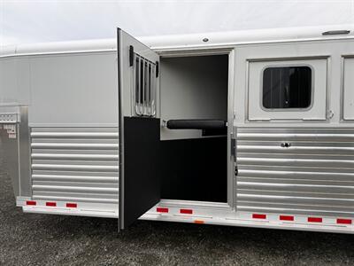 2026 4 Star Trailers Aluminum 4-Horse Gooseneck w/Side Tack   - Photo 14 - Olympia, WA 98501