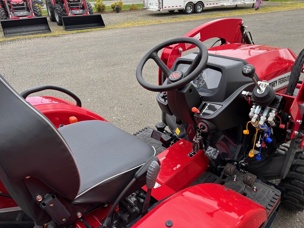 2025 MASSEY FERGUSON E Series 1E.25 Hst 25 h.p. Tractor w/Loader E SERIES   - Photo 6 - Olympia, WA 98501