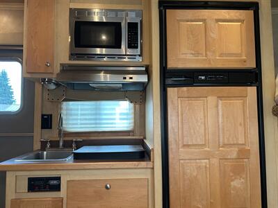 2013 Featherlite 3-Horse Trailer w/11' Living Quarters   - Photo 5 - Olympia, WA 98501