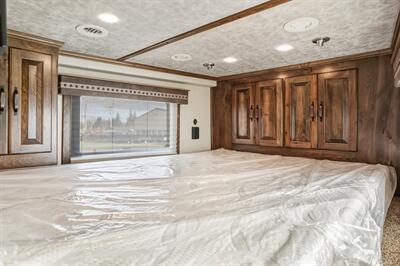 2025 4 Star Trailers 3-Horse w/13'8 " LQ, Slide & Generator   - Photo 10 - Olympia, WA 98501