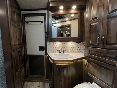 2025 4 Star Trailers Living Quarters 3H LQ   - Photo 20 - Olympia, WA 98501