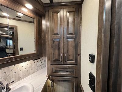 2025 4 Star Trailers Living Quarters 3H LQ   - Photo 21 - Olympia, WA 98501